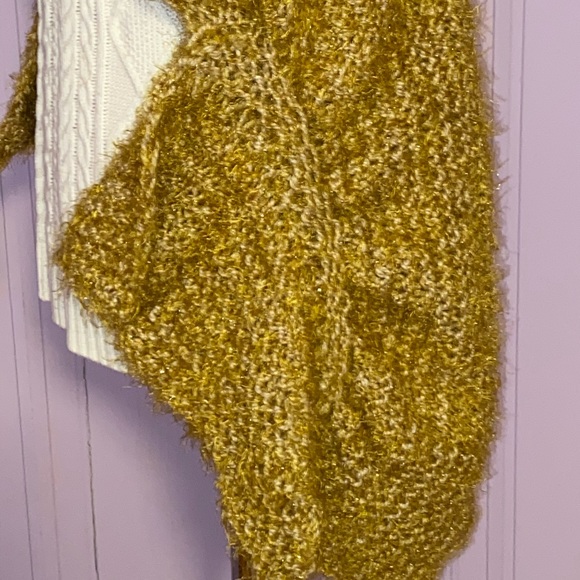 Ladies Shawl - Picture 2 of 3